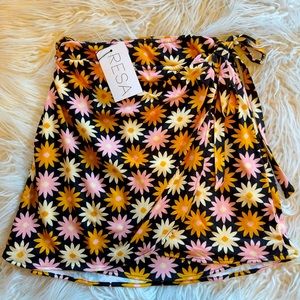 Resa size Med Wrap Skirt - Mod Floral Print